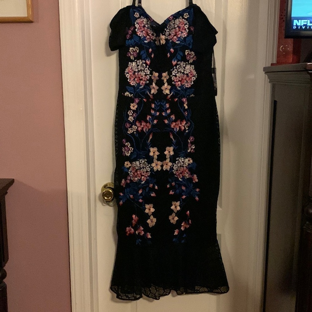 Guess Dress Black Lace with adjustable Straps and Embroidery on Front